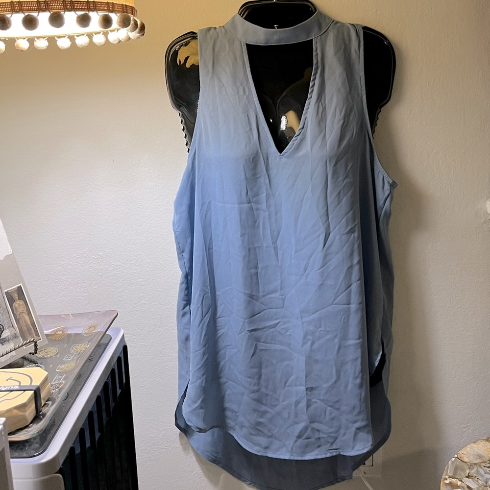 Red By BKE keyhole halter blouse